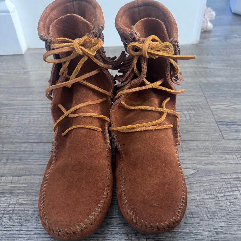 Minnetonka 622 Brown Suede Fringe Lace Up Back Zip Ankle Boots Womens 7